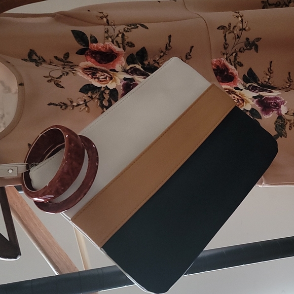 Outfit - Picture 2 of 9